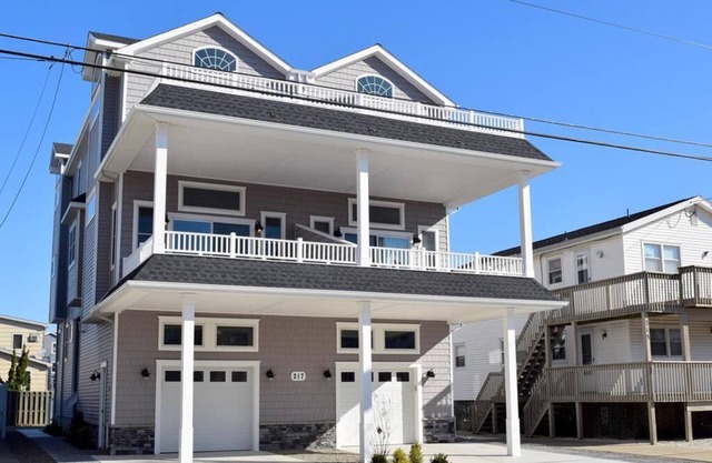 Stunning 6 Bedroom Within Walking Distance to Heart of Sea Isle