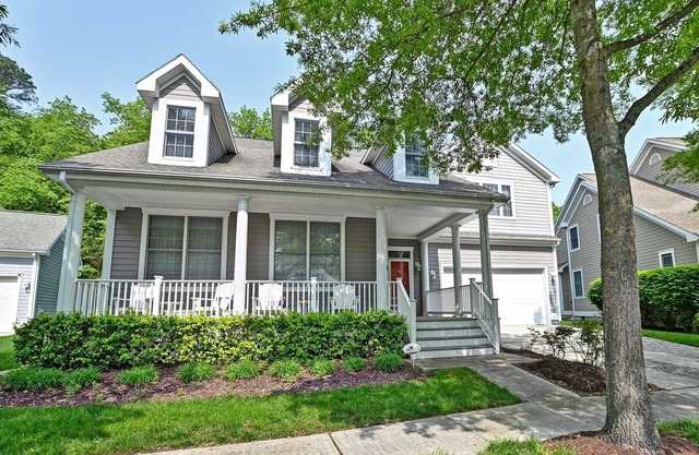 Stunning 6 bedroom 3.5 bath House in Bear Trap Dunes Community! Wifi Available, Pool, Fitness Center, Beach Shuttle, Tennis, Golf!