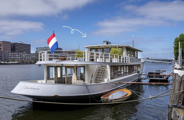 Stunning boat with a view - luxurious with sauna