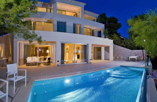 Stunning Brac Villa | 5 Bedrooms | Villa Selca Brac | 5 Metres to the Beach &.