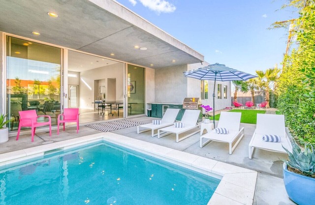 Stunning Brand New Home Modern Vibe, Pool and Spa