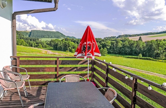 Stunning private villa for 6 people with WIFI, pool, TV, patio, pets allowed and panoramic view