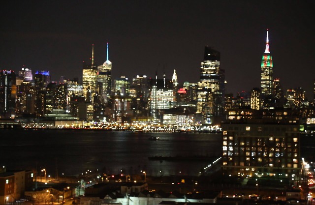 Stunning Empire State View - Apt # 4 - Sleeps 12! - 15 mins to NYC