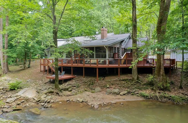 Stunning Farmhouse Log Cabin RIVER!