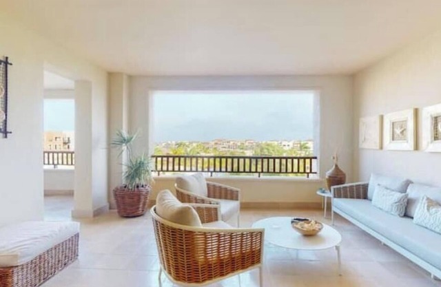 Stunning Fishing Lodge apt w/marina and pool view