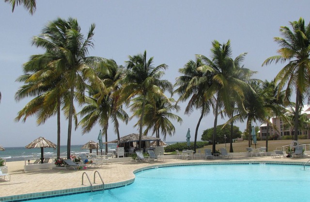 Stunning Gentle Winds Oceanside Condo, Professionally Decorated