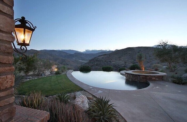 Stunning Hilltop 4 bdrm w/pool. Next to Ritz Carlton Hotel-Rancho Mirage