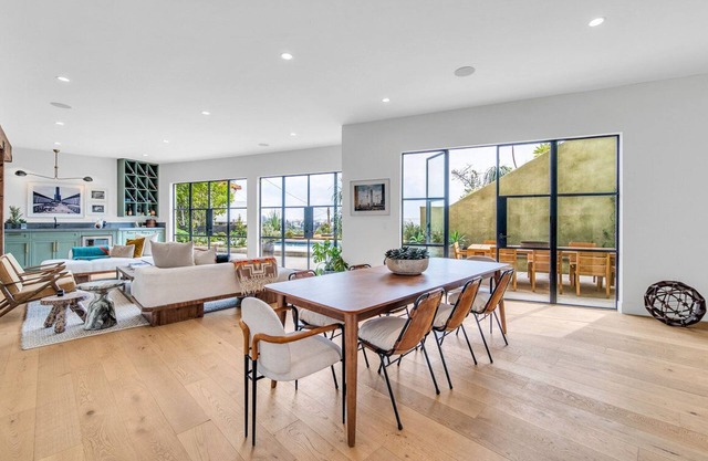 Stunning Hollywood Hills Modern Mediterrean Villa - newly renovated!