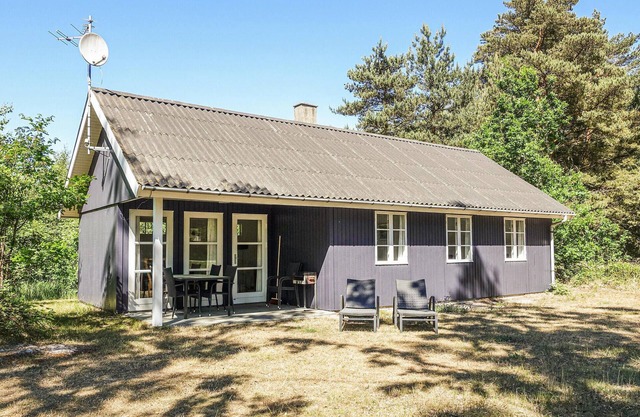 Stunning home in Aakirkeby with WiFi