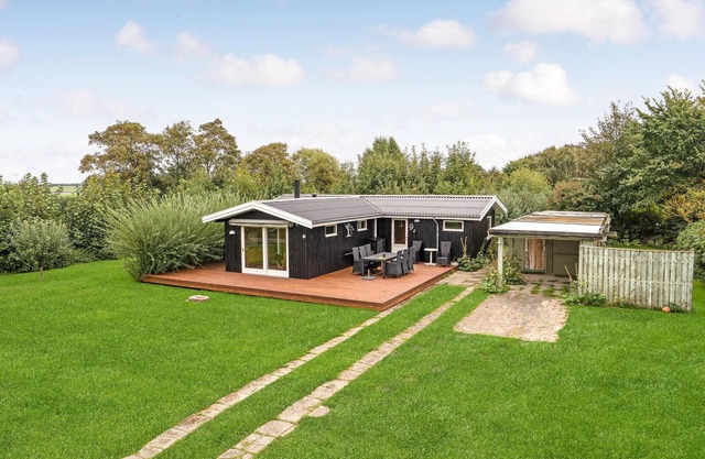 Stunning home in Assens with kitchen