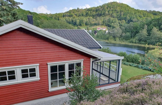 Stunning home in Farsund with WiFi