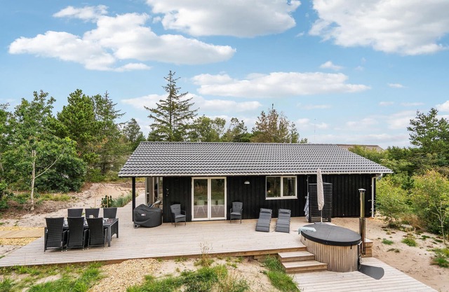 Stunning home in Henne with kitchen