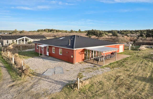 Stunning home in Løkken with sauna