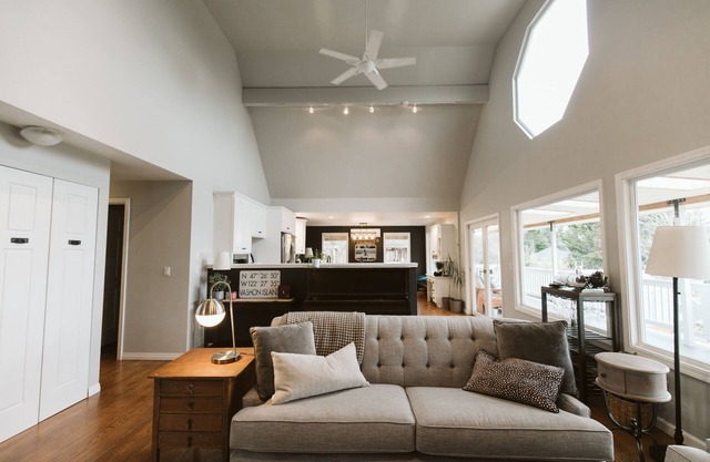 Stunning Home, Sound View, Sauna and Covered Deck