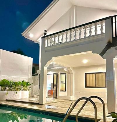 Stunning House with Pool and Best Amenities