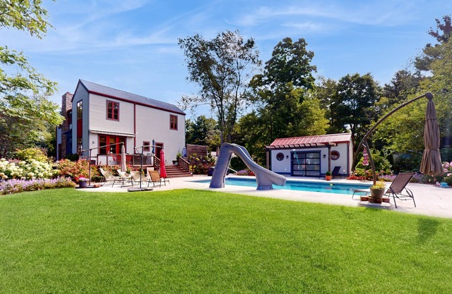 Stunning Lake Michigan Retreat w/Pool, Hot tub, Grills, Fire pit, on the Beach