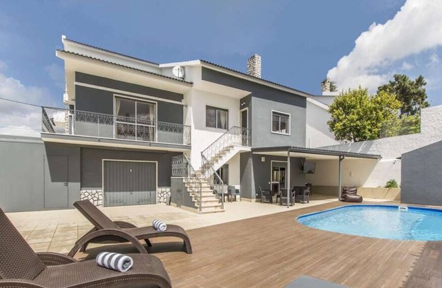 Stunning Lisbon Coast Villa | Villa Liri Gold | 9 Bedrooms | Private Pool & Billiards Table | Aroeira