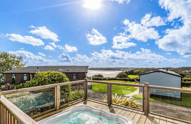Stunning lodge with one double with en suite walk in shower and one twin.