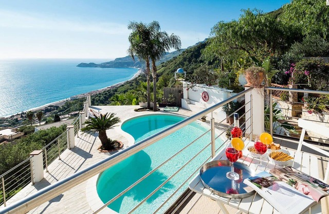 Stunning luxurious villa with sea views
