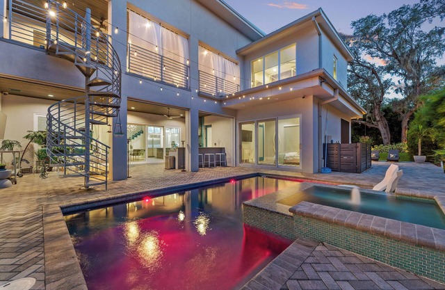 Stunning Luxury Home in Artsy Winter Park featuring Nintendo-Themed Game Room!