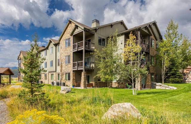 Stunning Luxury Single Level Condo! Brand New! Best Location in Black Rock!