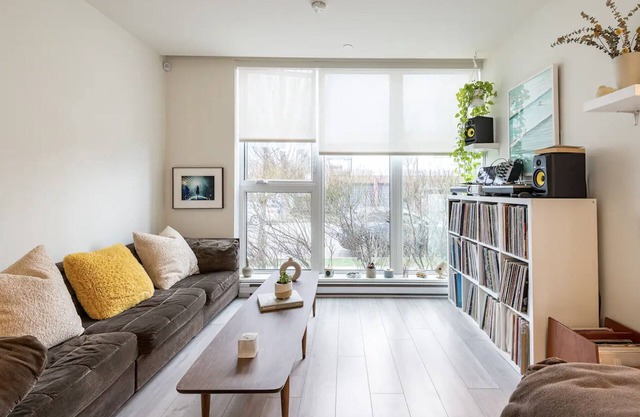 Stunning Modern Townhome, 4-Bed, 2-Bath, & Patio in City's Best Location