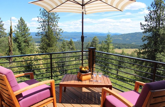 Stunning Mountaintop Home Minutes from Boat Launch