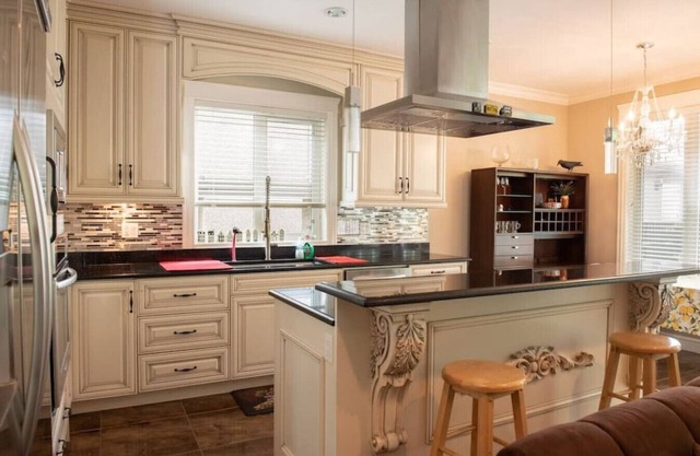 Stunning North Shore Family Home - Amazing Views!