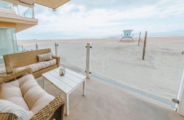 Stunning Ocean Front Views on the Sand, Luxury Home - Silver Strand Beach