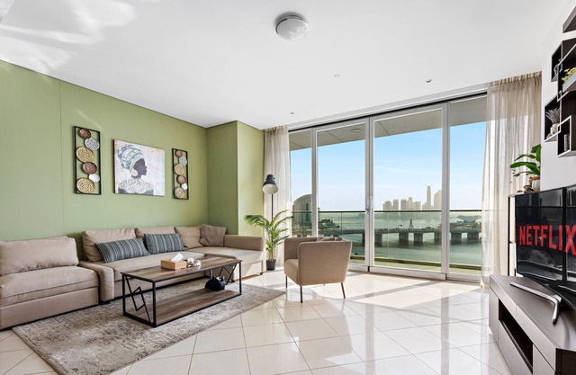 Stunning One Bedroom with Creek View