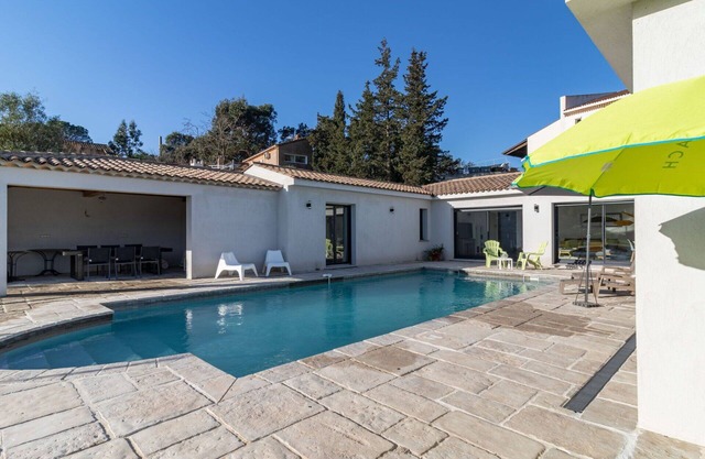 Stunning private villa for 6 guests with WIFI, private pool, TV, terrace and parking