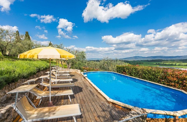 Stunning private villa for 8 guests with WIFI, private pool, TV, terrace and pets allowed