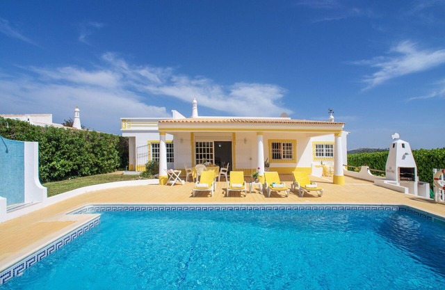 Stunning private villa for 6 people with WIFI, private pool, A/C, TV and terrace