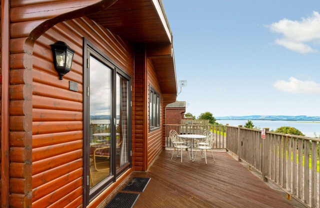 Stunning private villa for 6 people with WIFI, TV, balcony and pets allowed