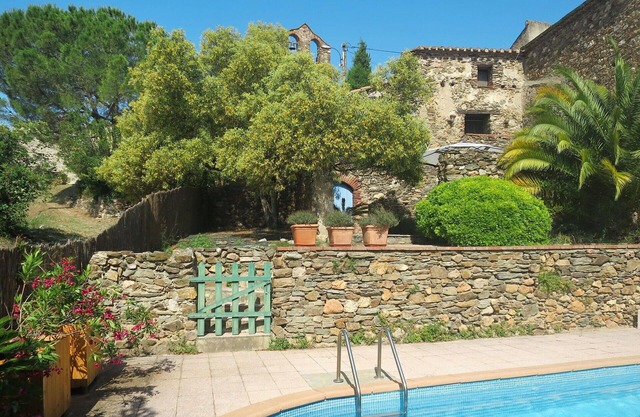 Stunning private villa for 5 people with private pool, WIFI, TV and terrace
