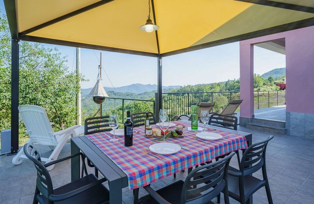 Stunning private villa for 6 people with A/C, WIFI, TV and terrace