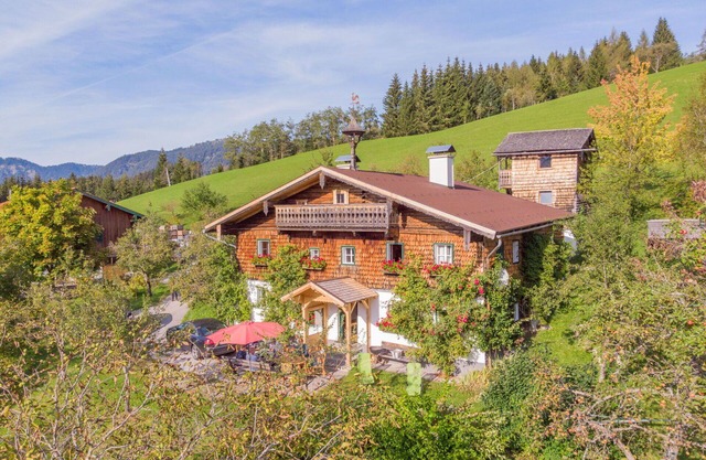 Stunning private villa for 12 people with WIFI and TV