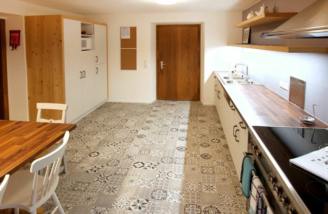 Stunning private villa for 26 guests with WIFI, TV and parking