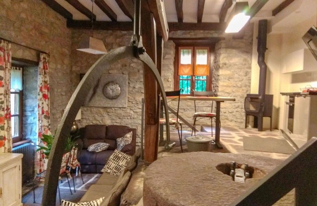 Stunning private villa for 4 guests with WIFI, TV, terrace and panoramic view