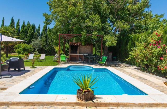 Stunning private villa for 6 guests with WIFI, A/C, private pool, TV and pets allowed