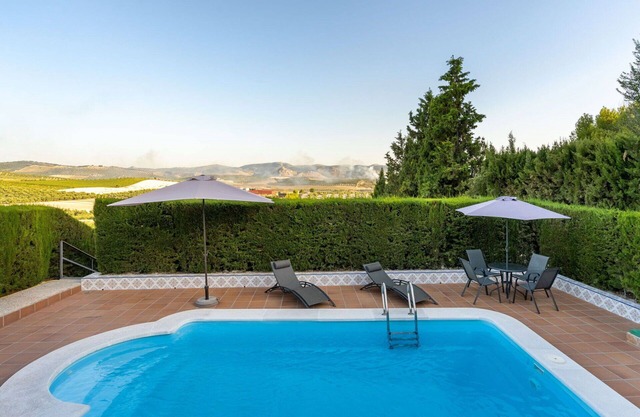 Stunning private villa for 6 guests with WIFI, A/C, private pool, TV and terrace
