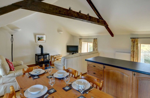 Stunning private villa for 6 guests with WIFI, TV, patio, pets allowed, panoramic view and parking