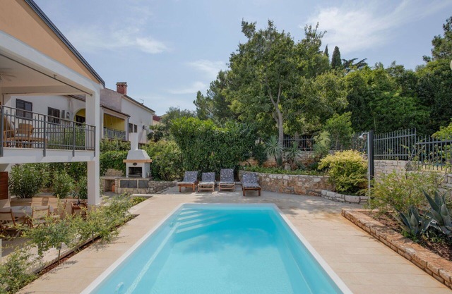 Stunning private villa for 8 people with WIFI, private pool, A/C, TV, terrace and pets allowed
