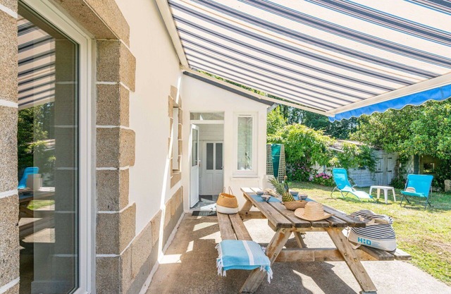 Stunning private villa for 6 guests with WIFI, TV, terrace and pets allowed