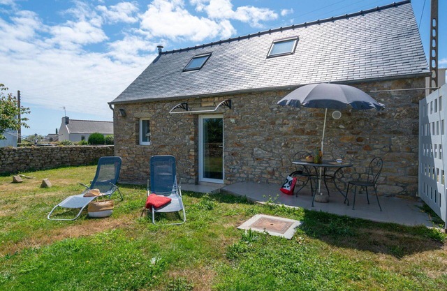 Stunning private villa for 4 guests with TV, terrace, pets allowed and parking