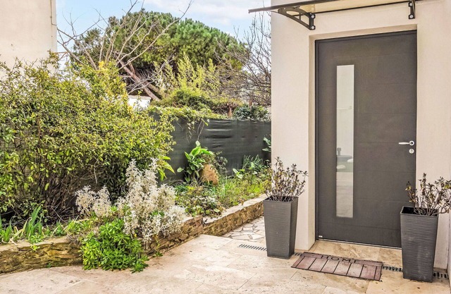 Stunning private villa for 4 people with WIFI, A/C, TV, terrace and parking