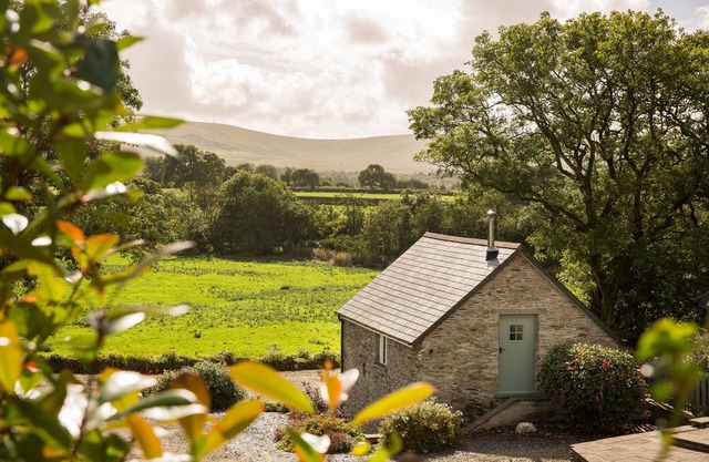 Stunning Romantic Barn Overlooking a Peaceful Meadow in Pembrokeshire.