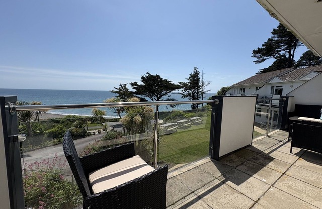 Stunning Sea Views from this Spacious 2 Bedroom Apartment