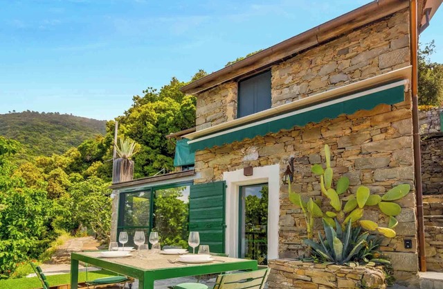 Stunning stone-house in unspoiled Cinque Terre with breath-taking sea views