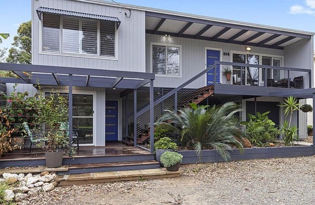 STUNNING STUDIO BY THE BEACH / SURF BEACH